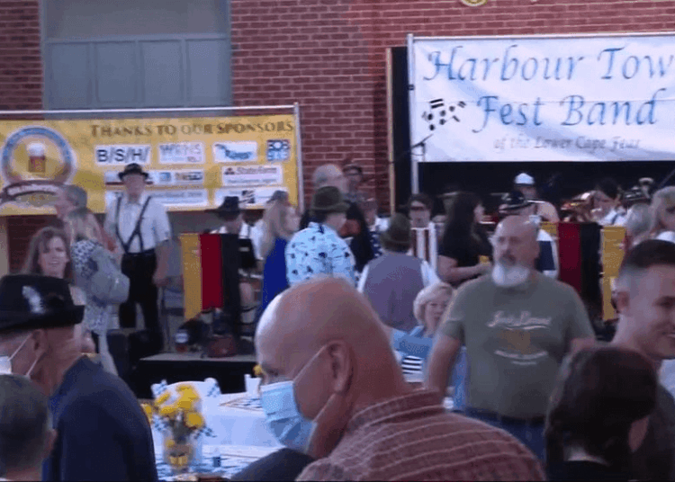 Oktoberfest retorna a New Bern com música, concursos e caridade