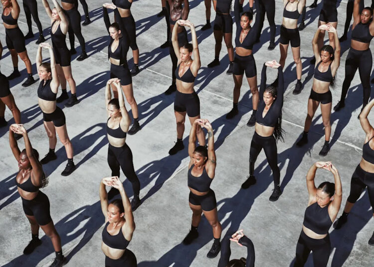 Onde comprar a primeira coleção Nikeskims de Kim Kardashian