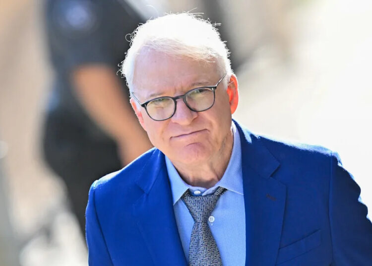 Orações chegando a Steve Martin após uma nova atualização de saúde