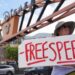 Os comediantes geralmente estão no centro do palco em questões de liberdade de expressão