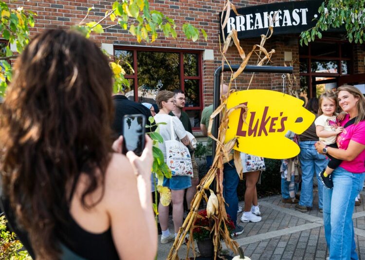 Os fãs de 'Gilmore Girls' descem em Brighton para o 2º destino anual Stars Hollow
