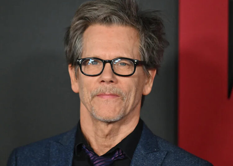 Os fãs de Kevin Bacon são 'Jammin' com sua nova capa 'fantástica' de hit de rádio recente