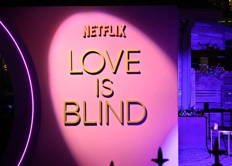 Os produtores de 'amor são cegos' processados ​​pelo competidor por 'condições de trabalho desumanas' e mais