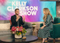 Os vocais de Kelly Clarkson voam nesta performance ao vivo de "Broken & Beautiful"