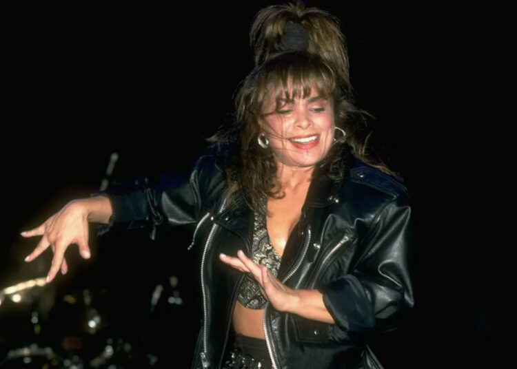 Paula Abdul recria o videoclipe 'Fria Hearted' 36 anos depois: 'Algumas coisas nunca mudam!'
