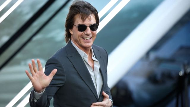 Por que o filme espacial de Tom Cruise está demorando tanto