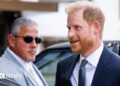 Príncipe Harry de volta ao Reino Unido e participa dos prêmios de caridade
