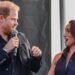 Príncipe Harry e Meghan Markle levantam sobrancelhas com PDA estranho no evento recente - Revista Star
