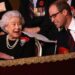 Príncipe William na rainha Elizabeth II Bond