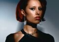 Raye compartilha o novo single, anuncia o segundo álbum e a turnê global