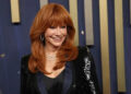 Repa McEntire se reúne com a família na tela “Reba” no jantar de fim de semana