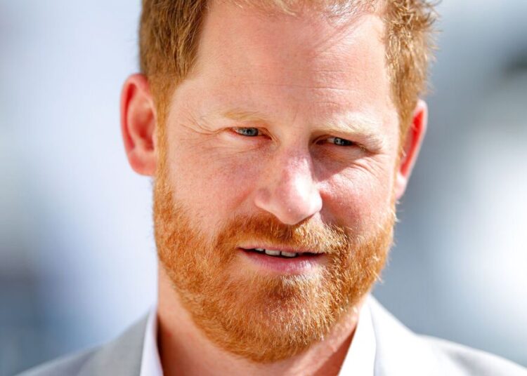 Resposta inesperada do príncipe Harry a estar de volta ao Reino Unido - Notícias de celebridades - entretenimento