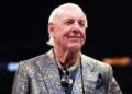 Ric Flair está explodindo sua buzina para um novo patrocínio selvagem