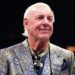 Ric Flair está explodindo sua buzina para um novo patrocínio selvagem