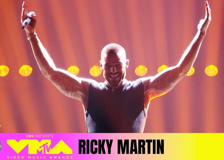 Ricky Martin WAWS no MTV VMAs 2025 - Assista à apresentação
