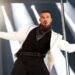 Ricky Martin realiza seus sucessos, recebe o primeiro prêmio de ícone latino