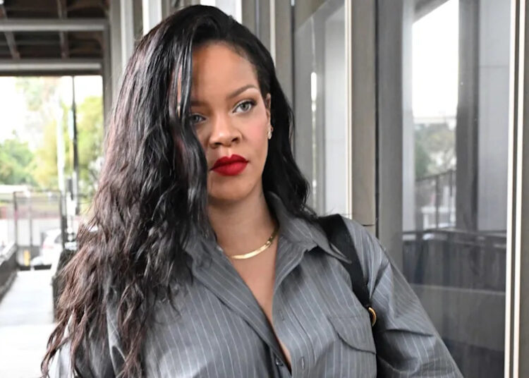Rihanna recebe o terceiro filho, Rocki, com parceiro o mais rochoso