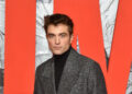 Robert Pattinson trancado fora do roteiro do Batman Parte II