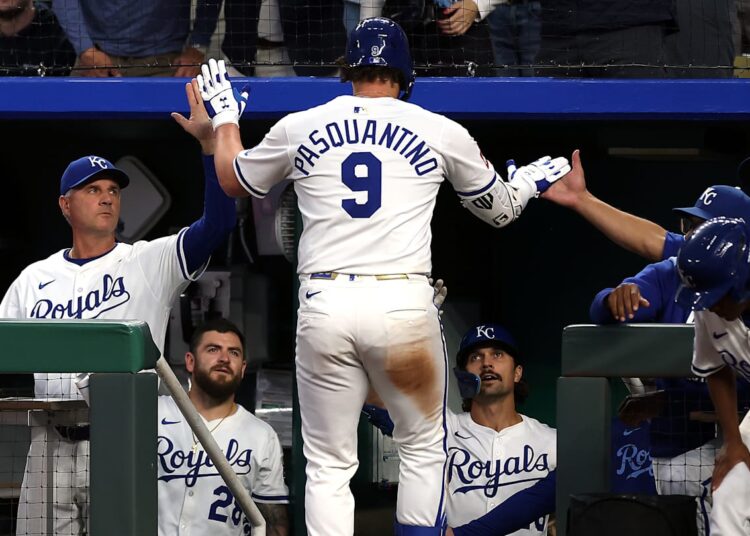 Royals ganha terreno com os marinheiros, apesar da brutal perda da série