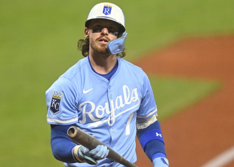 Royals olhando para a eliminação do playoff na cara quando a série Blue Jays começa
