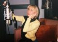 Sabrina Carpenter já escrevendo novas músicas depois do sucesso do 'melhor amigo do homem' - INMUSIC