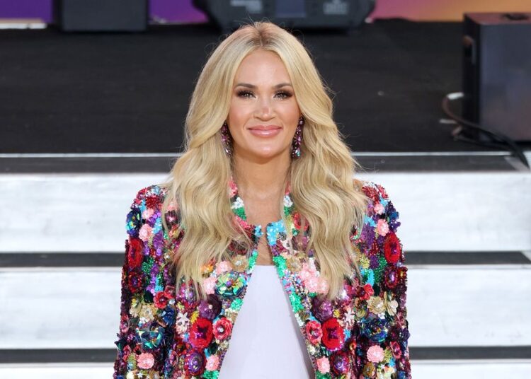 Salário de futebol de Sunday Night de Carrie Underwood 2025