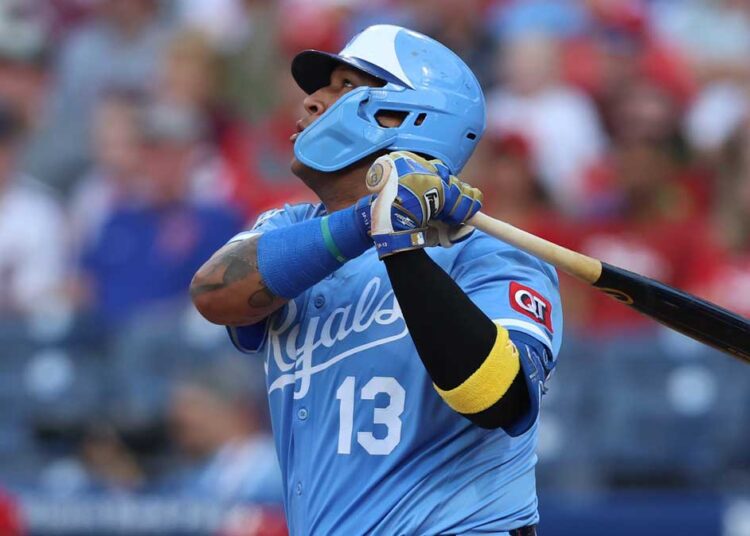 Salvador Perez, da Royals, atinge dois marcos enormes com um balanço vs. Phillies