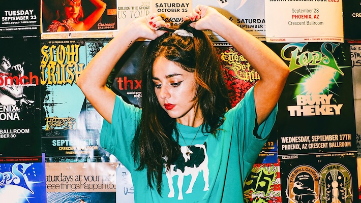 Samia compartilha o bloco Cinder, 'Uma nova música
