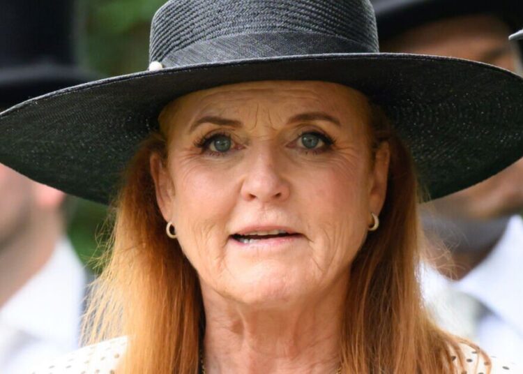 Sarah Ferguson mostra cores verdadeiras após ser banido do evento -chave - Royals - Notícias