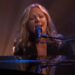 Sarah McLachlan se apresenta em Kimmel depois de protestar contra a suspensão