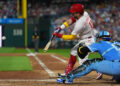 Schwarber atinge o 51º Homer para levantar Phillies sobre o Royals