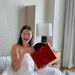 Selena Gomez compartilha fotos da cama sincera e uma mensagem doce para Benny Blanco