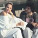 Selena Gomez e Benny Blanco aproveitam a viagem ao lago juntos - notícias de celebridades - entretenimento
