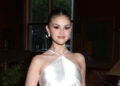 Selena Gomez wows em biquíni branco-branca na festa de solteira de Cabo