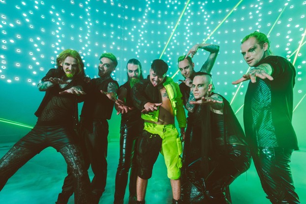 Senhor do lançamento perdido novo videoclipe para 'raveyard'