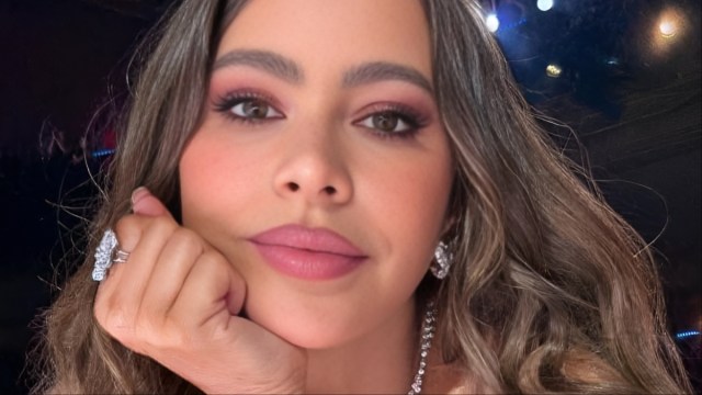 Sofia Vergara pousa em ER em vez de Emmys 2025