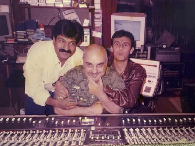 Sonu Nigam reflete sobre o legado 'Bijuria' como música ganha nova vida no filme Varun-Janhvi