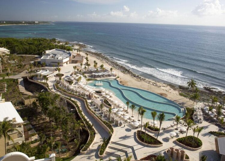 El-mejor-hotel-trs-hotels-el-refugio-dende-el-lujo-es-sinonimo-de-libertad.jpg