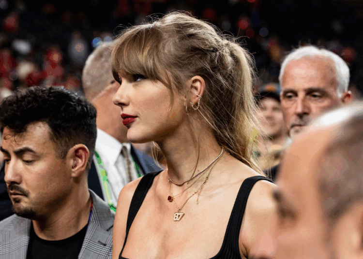 Taylor Swift Headlin é o show de intervalo do Super Bowl 2026?
