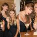 Taylor Swift abraça a Brittany Mahomes em uma nova festa de aniversário