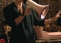 Taylor Swift usa uniforme de outono perfeito em um novo vídeo promocional de álbum