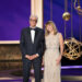 Ted Danson e Mary Steenburgen prestam homenagem a Bob Hope enquanto aceitam o Prêmio Humanitário no Emmys 2025
