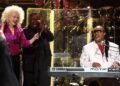 Terra, vento e fogo, Cyndi Lauper 'Grammy Salute' especiais no caminho