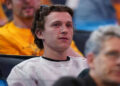 Tom Holland Drops 'mofado', o homem-homem se adequa a verdadeira bomba
