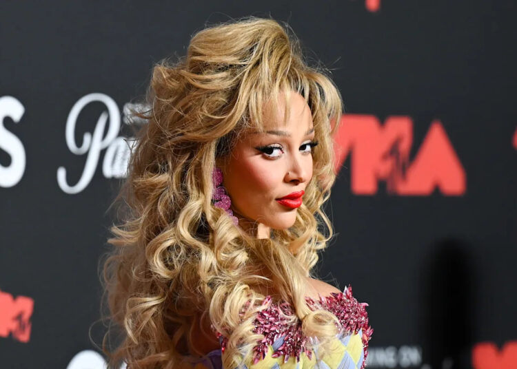 Tudo o que sabemos sobre o quinto álbum de Doja Cat, 'Vie'