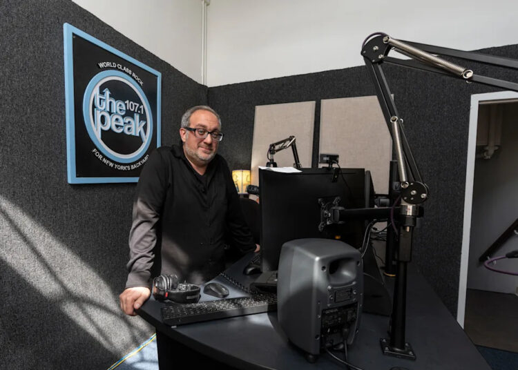 Tudo o que você quer saber sobre o Chris 'Coach' Rodriguez de Wxpk the Peak