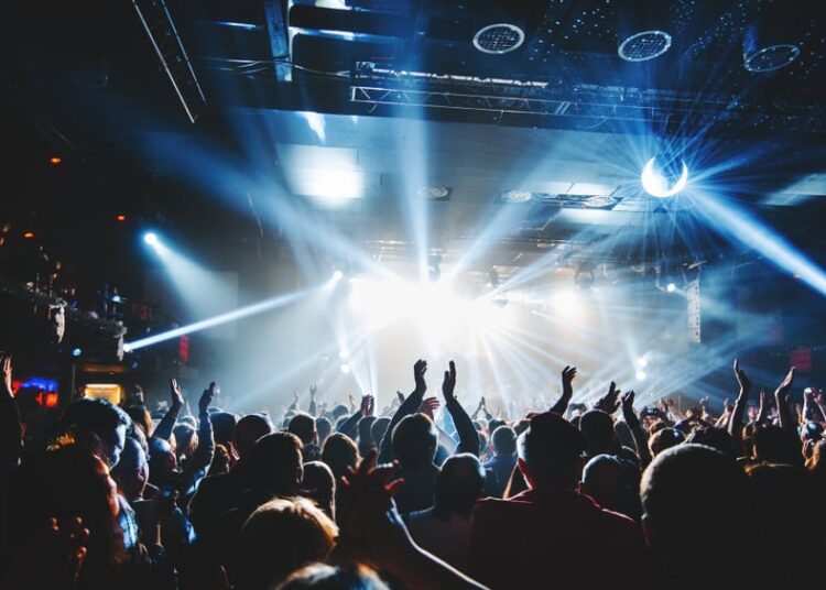 Um concerto ocorreu a cada 137 segundos em todo o Reino Unido em 2024, pois a música ao vivo gasta no mercado saltou 9,5%, para US $ 7,2 bilhões, de acordo com o novo relatório