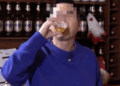 Um estudo descobriu que cenas de celebridades bebem álcool em programas de entretenimento de TV ou licor PAC ..