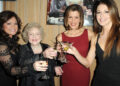 Valerie Bertinelli tem uma reunião emocional de 'Hot in Cleveland' com Wendie Malick e Jane Leeves
