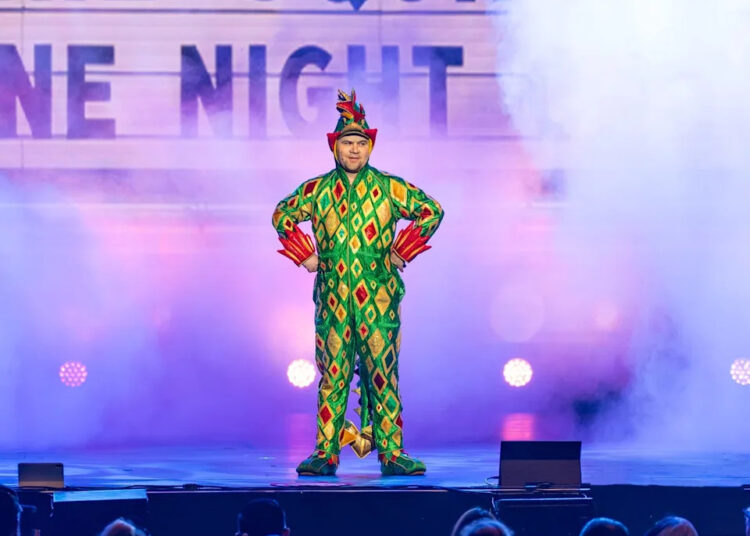 Vegas 'Piff, o dragão mágico e seu chihuahua, trazem um novo ato de circo para o condado de Brown